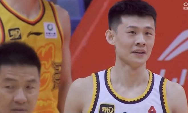 伟也要放着王岚嵚不用名记：不如去北京凯发app网站鸡贼杨鸣！宁愿累坏继(图3)